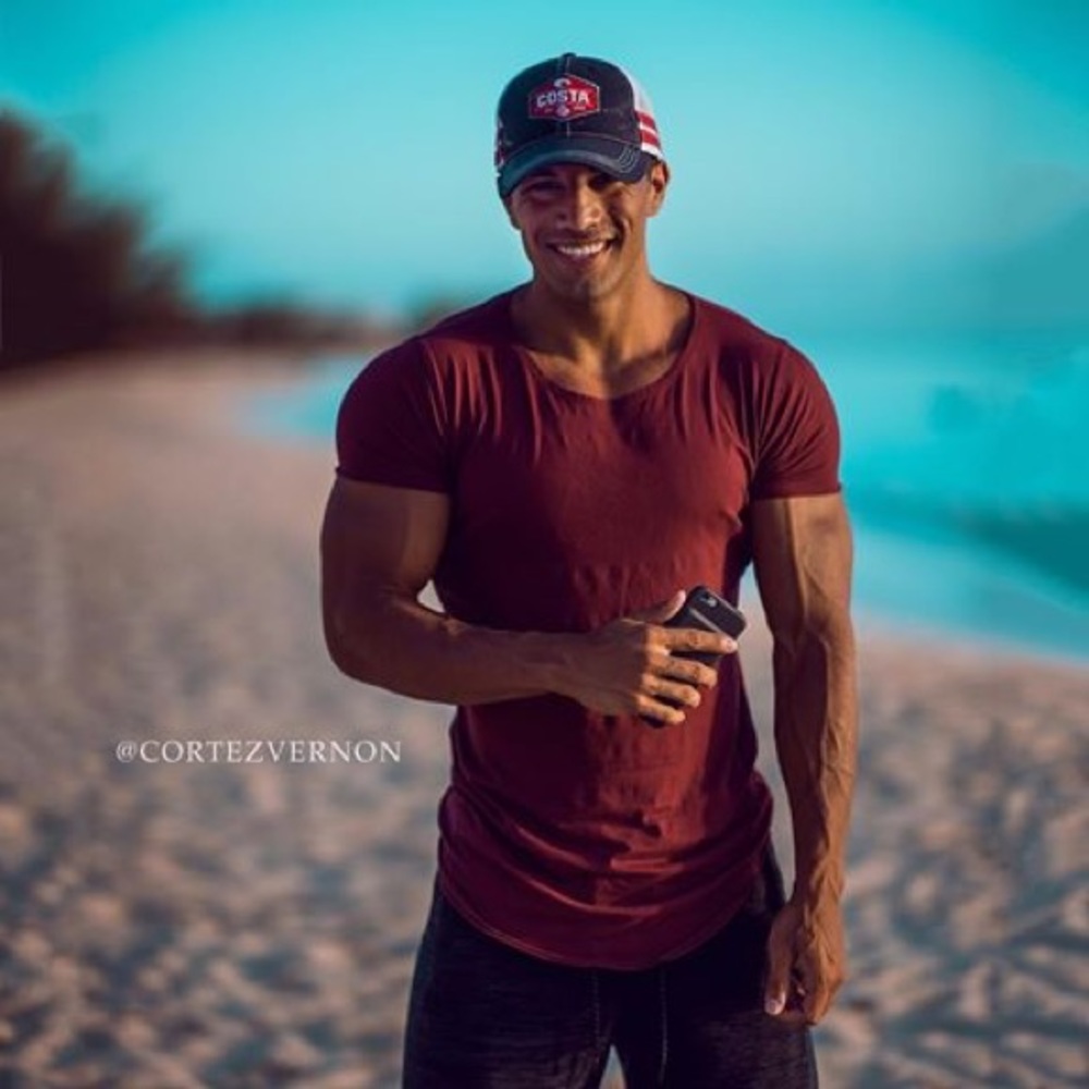Alphalete scoop neck tee